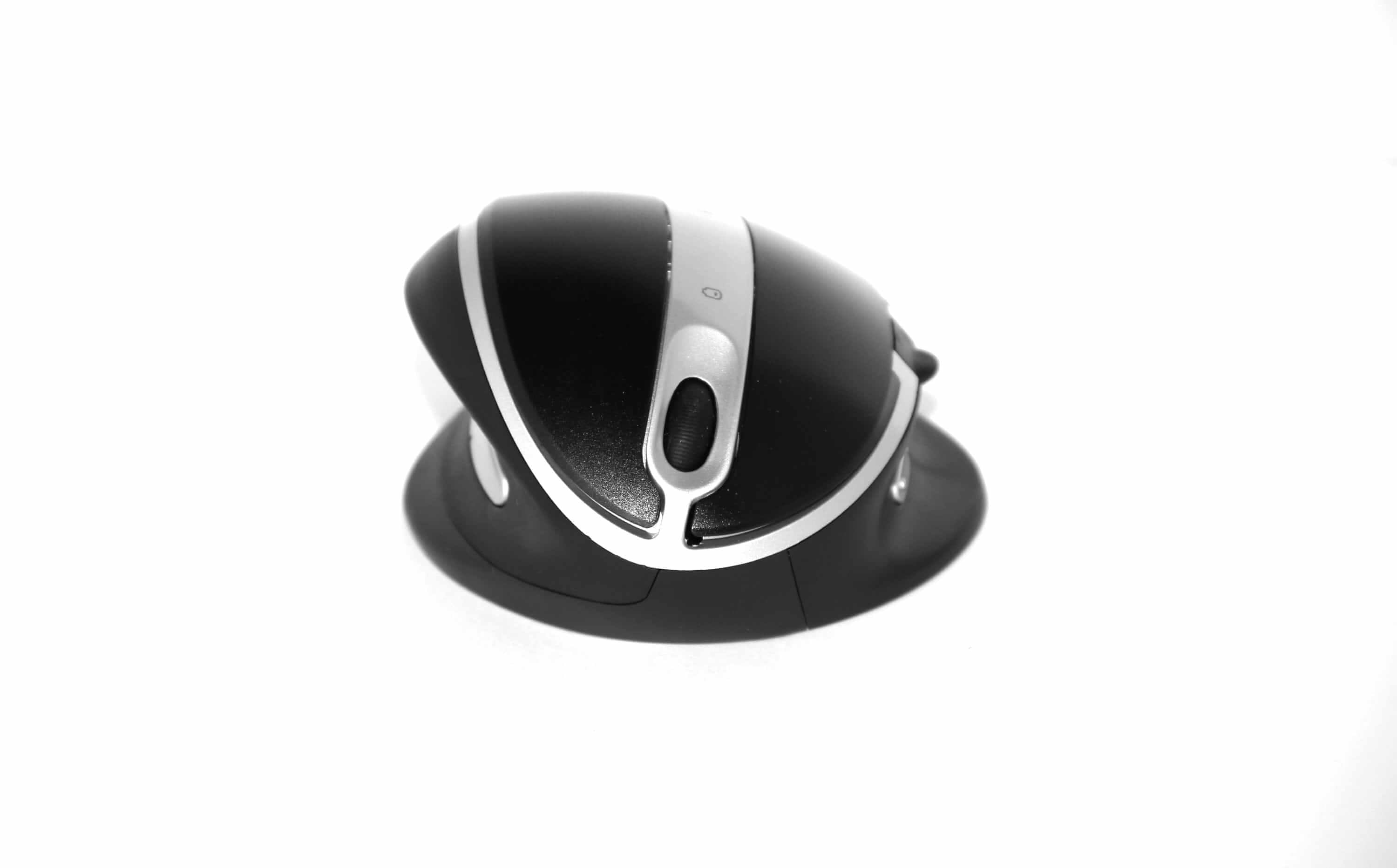 OysterMouse ergonomic wireless vertical mouse for right and left hands, adjustable angles for optimal wrist comfort.