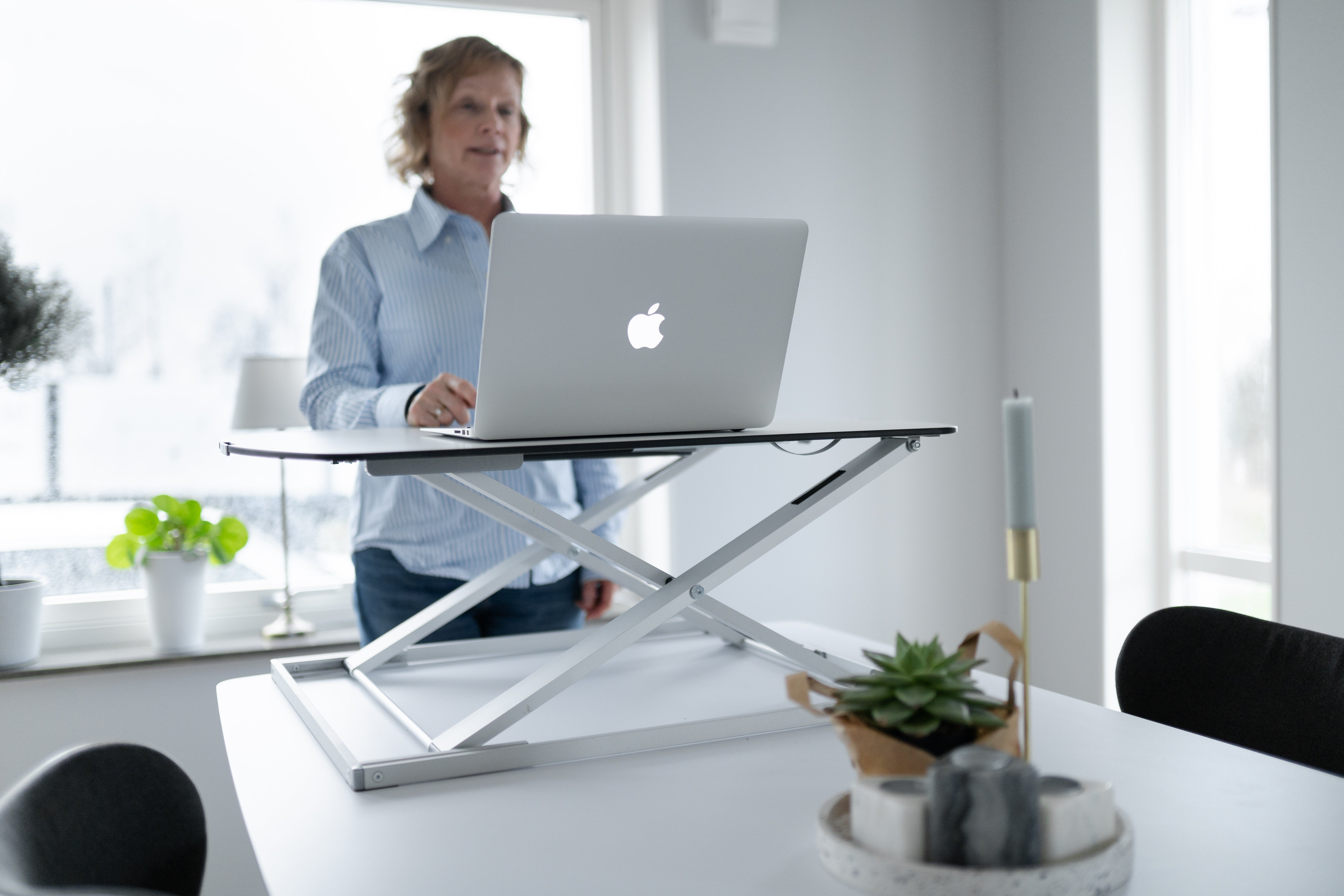 GetUpDesk Free säädettävä pöytätaso, valkoinen