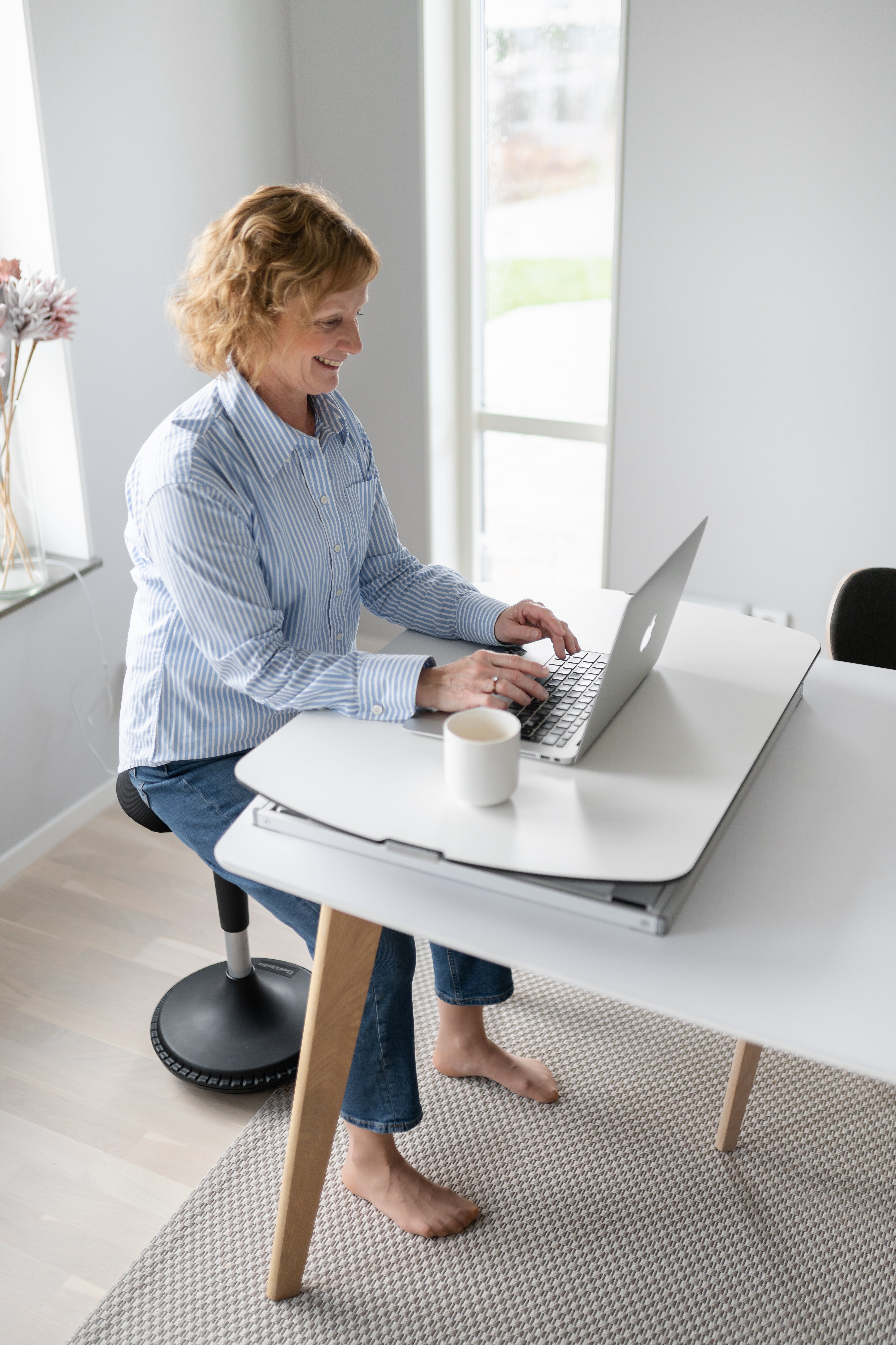 GetUpDesk Free säädettävä pöytätaso, valkoinen