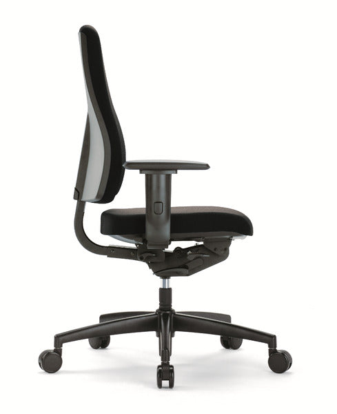 Black Goal office chair side view, ergonomic design for comfort and style, Mål 322G model with customizable features.