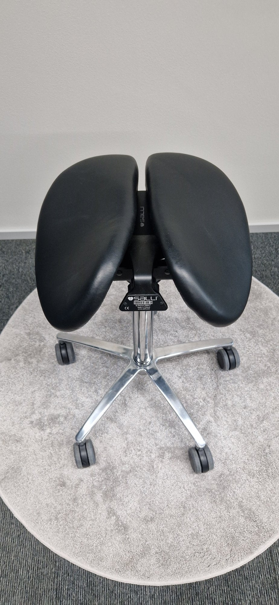 Outlet - Small SwingFit satulatuoli - esittelykäytössä ollut