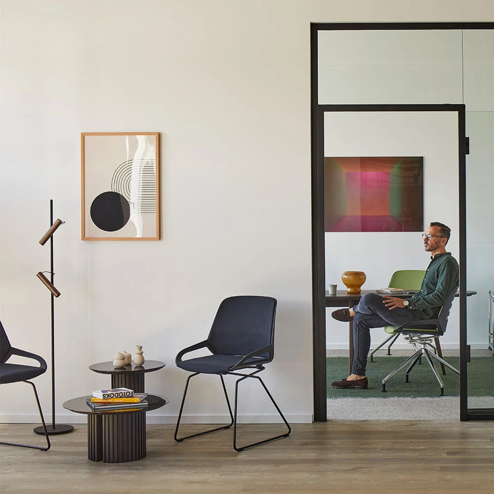 Numo Comfort skid base, musta cura kangas istuin