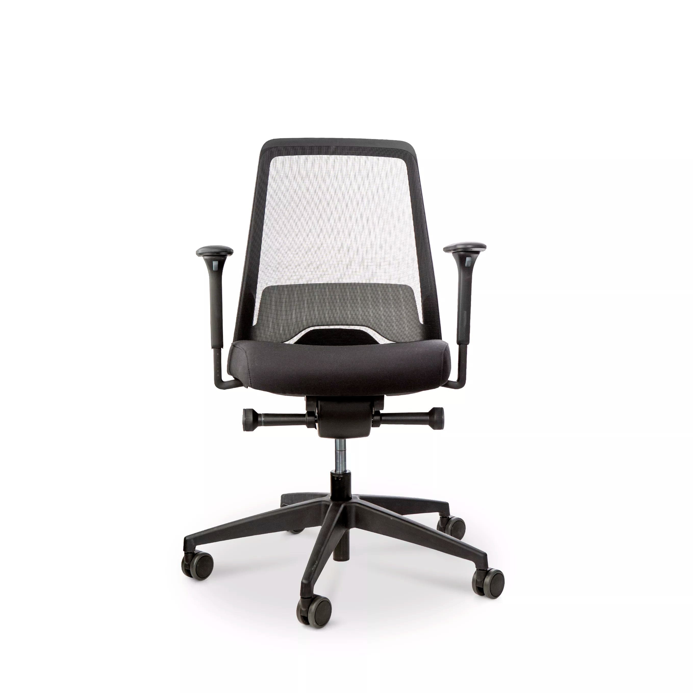 EVERYis1 dynamic office chair with FlexTech mechanism and ergonomic design for active seating and movement adaptability.