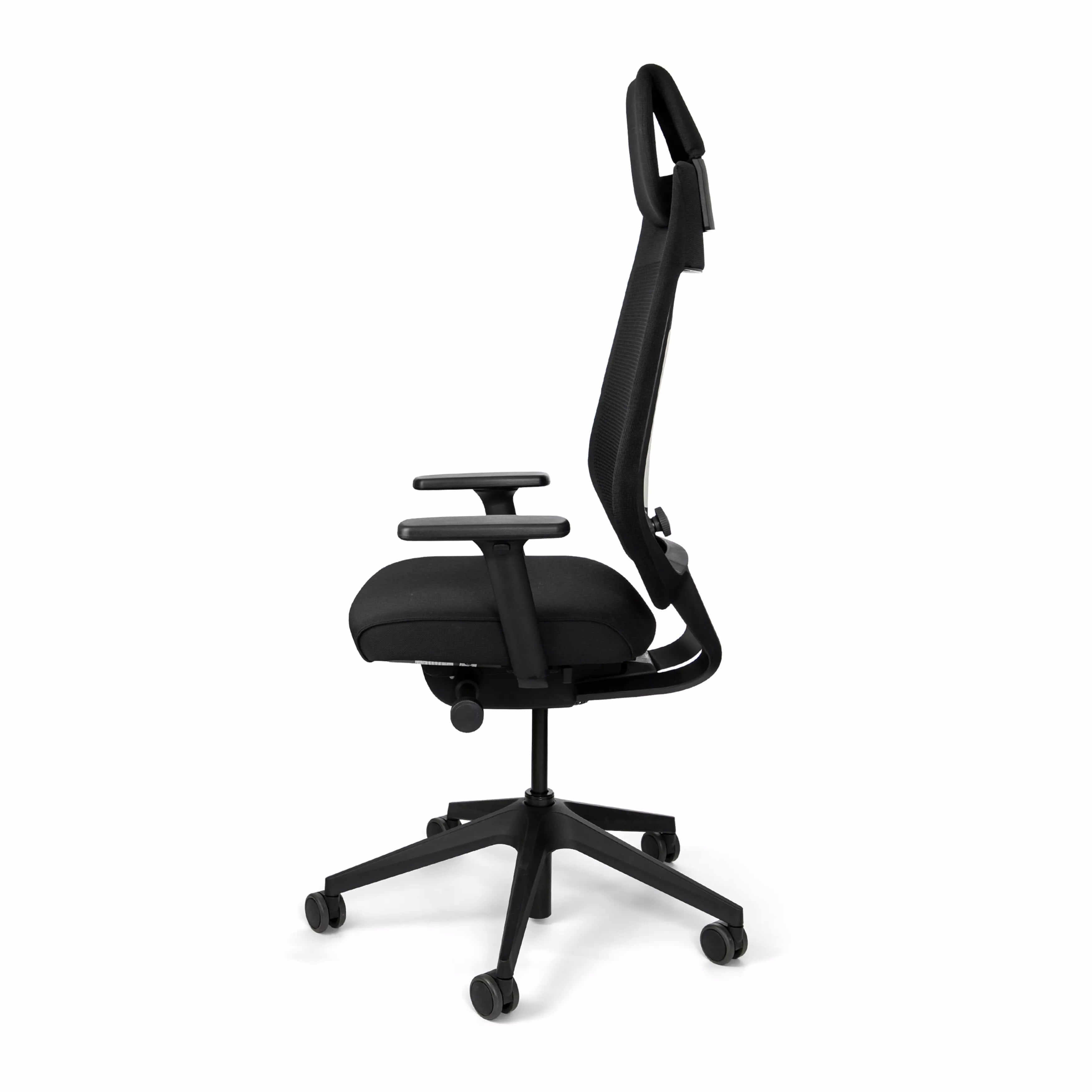 JOYCEis3 ergonomic office chair in black side view, showcasing sleek design and adjustable armrests for optimal workplace comfort.